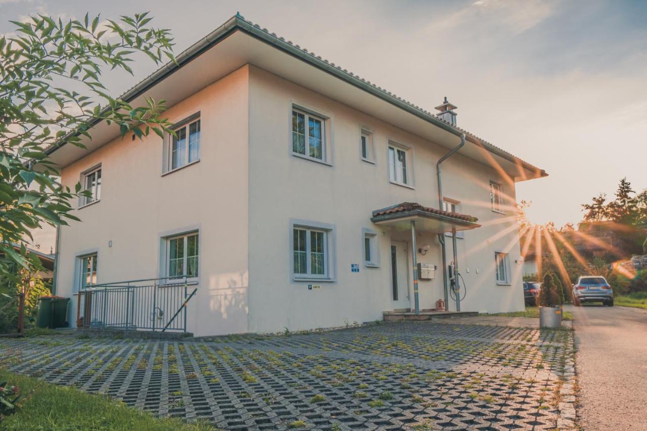 Coraline -Koblach, 6-10 P, 3 Schlafzimmer, Kueche, Riesige Terrasse, Parkplatz, Wifi, Stellplatz Ski Exterior photo